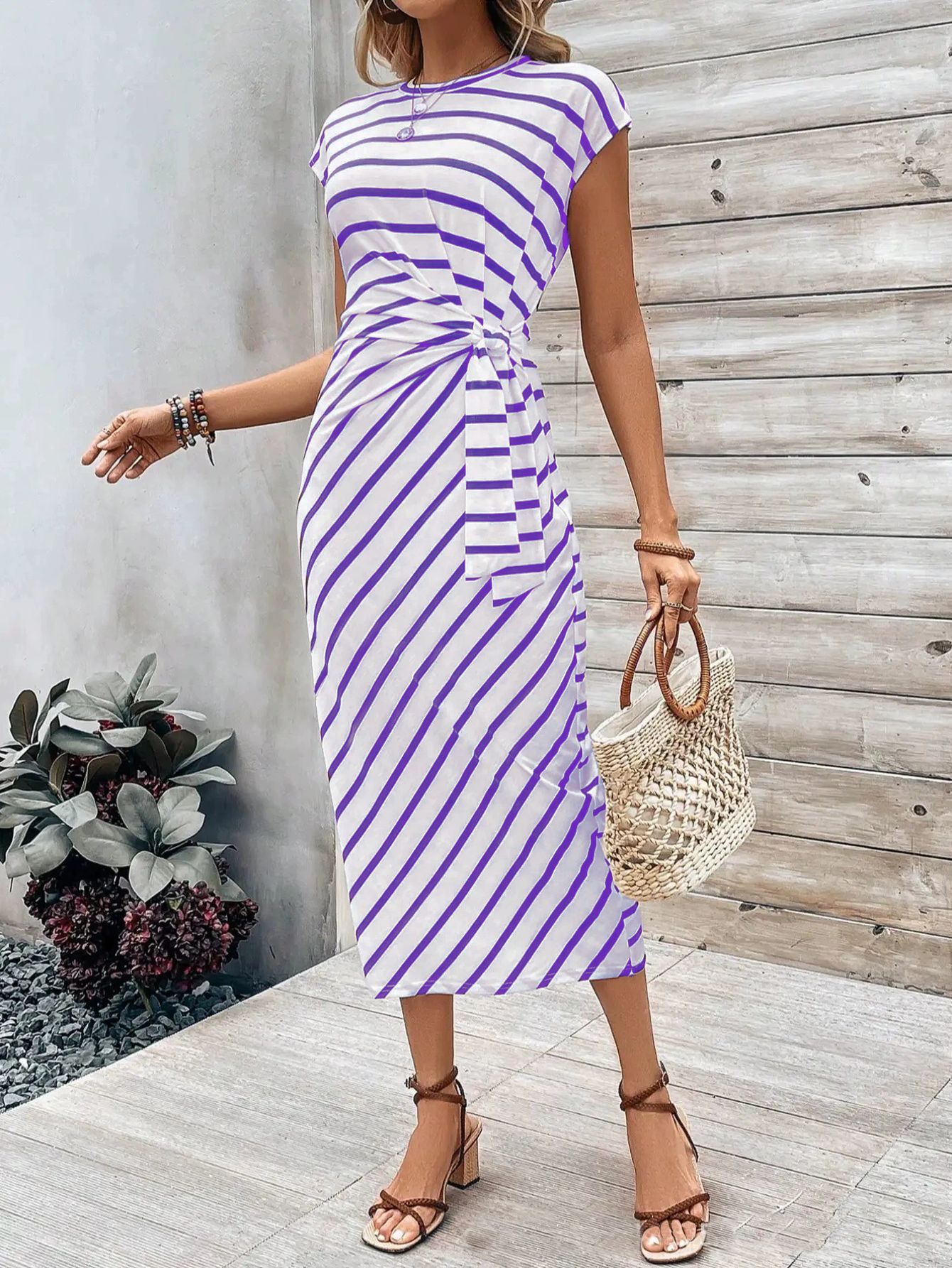 Waist Strap Striped Round Neck Short Sleeve And Long Pattern Dress