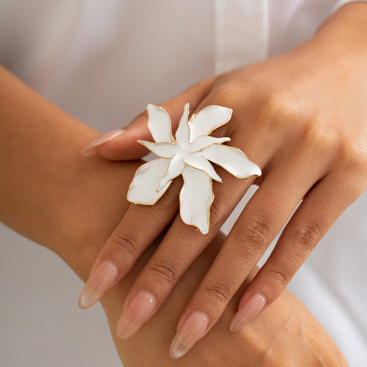 Personalized drip oil five petal flower three-dimensional ring with exaggerated metallic feel